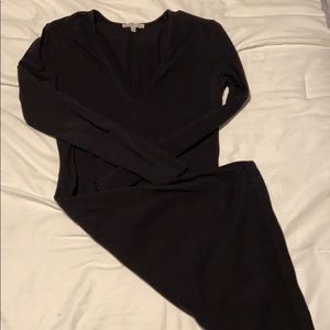 Black v neck dress
